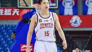 媒体人：王奕博与青岛达成3年顶薪意向 但正式生效仍需浙江队确认