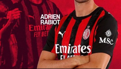 mk体育官网-造点+梅开二度！米兰官方：拉比奥当选vs科莫队内最佳球员