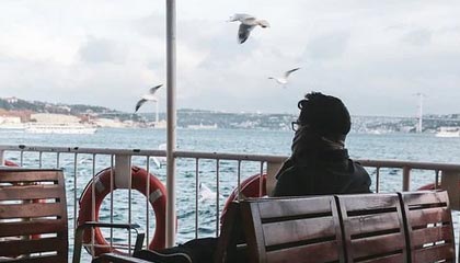 mksport-有仇必报!布朗运球被校长断下,下一回合直接突破将其隔扣