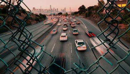 mksport-有仇必报！布朗运球被校长断下，下一回合直接突破将其隔扣